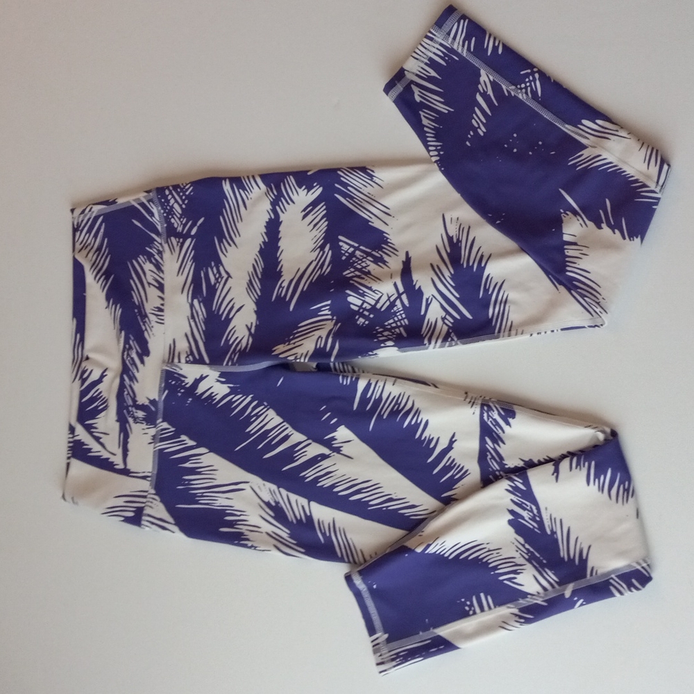 FABLETICS PURE LUX Legging Purple White Graphics